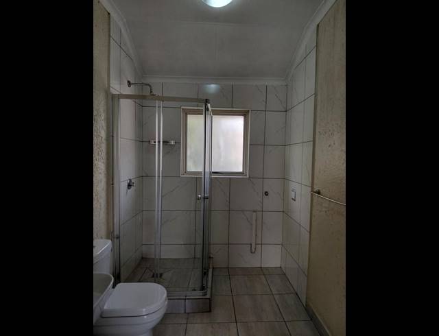 2 BEDROOM PROPERTY TO RENT IN MONTGOMERY PARK